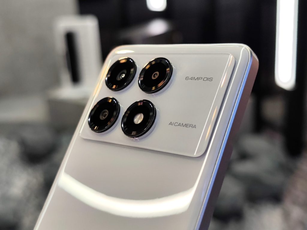 HMD Aura vs. Redmi K70e: ¡Cámaras de 64MP, batería de 5500mAh!