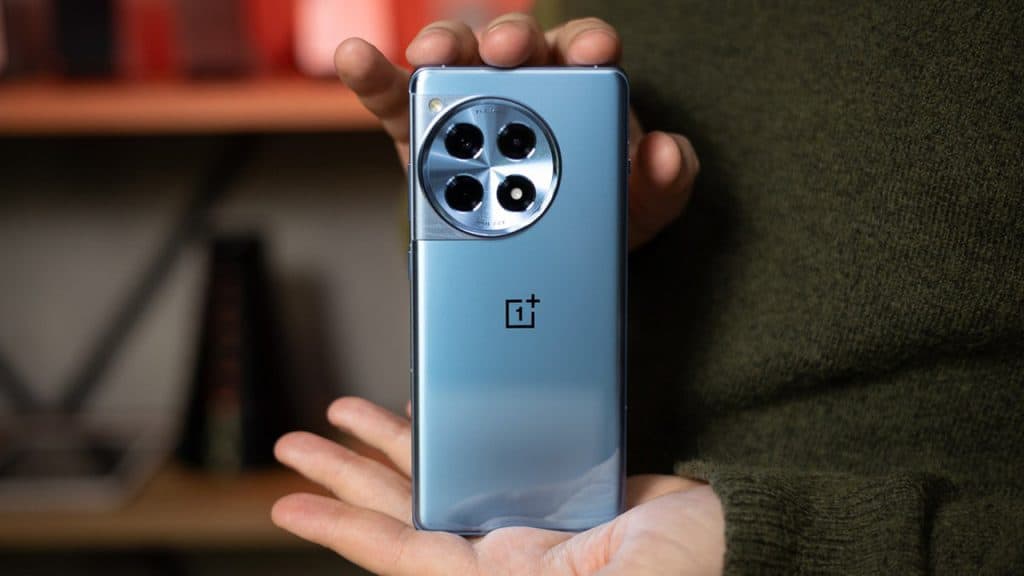 Samsung Galaxy 7610 vs. OnePlus 12R: ¡cámaras de 108MP, batería de 6500mAh!