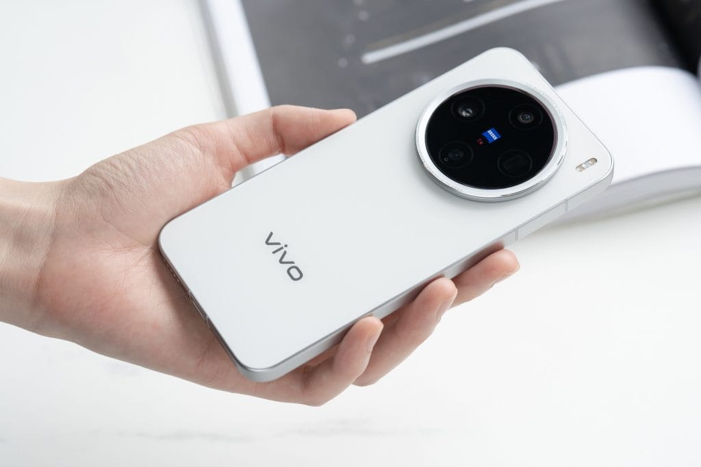 Nokia Ace Pro vs. Vivo X200 Pro Mini: 16 GB de RAM, cámaras de 200 MP.